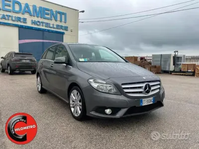 Begagnad Mercedes B180 Premium 109 HK (80 kW) 2014 Grå Minibuss