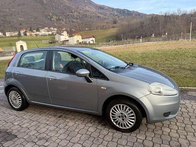 Usata Fiat Grande Punto Dynamic 75 CV (55 kW) 2007 Grigio Utilitaria