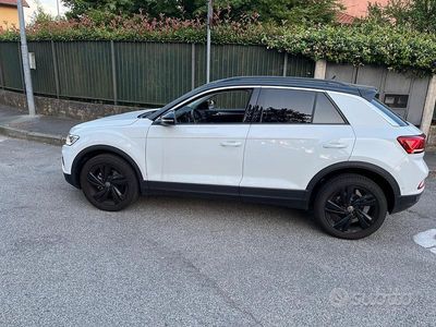 Usata VW T-Roc 116 CV (85 kW) 2024 Bianco SUV