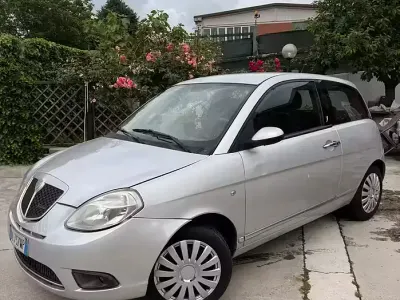 Begagnad Lancia Ypsilon