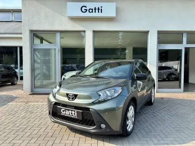 Usata Toyota Aygo X Active 72 CV (52 kW) 2022 Cardamom green SUV