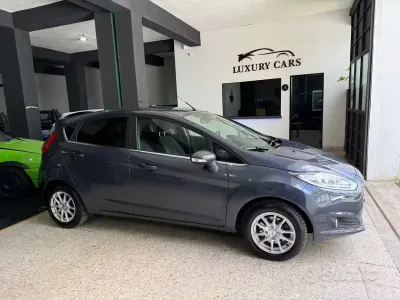 Usado Ford Fiesta Titanium 75 CV (55 kW) 2014 Azul Utilitario