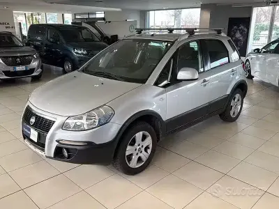 Usata Fiat Sedici Emotion 107 CV (78 kW) 2006 Grigio SUV