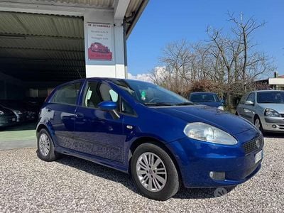 Usata Fiat Grande Punto Dynamic 75 CV (55 kW) 2008 Blu Utilitaria