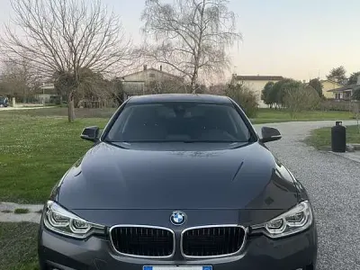 Usata BMW 316 Luxury Line 116 CV (85 kW) 2018 Grigio Berlina