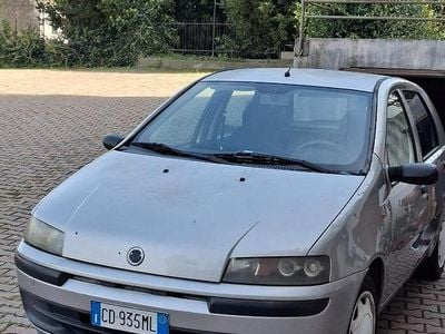 Usata Fiat Punto 80 CV (58 kW) 2002 Grigio Utilitaria
