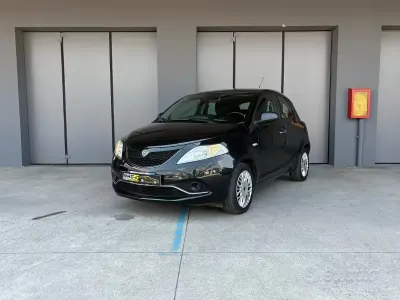 Usata Lancia Ypsilon Gold 69 CV (50 kW) 2016 Nero Utilitaria