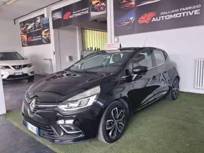 Second-hand Renault Clio IV Life 75 CP (55 kW) 2019 Negru Berlinǎ
