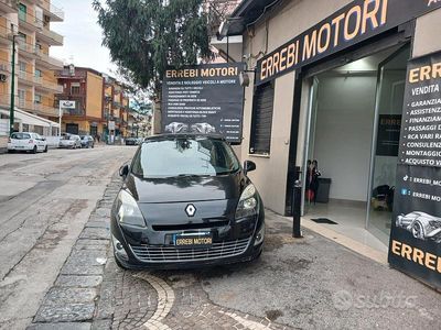 Usata Renault Scénic III 110 CV (80 kW) 2010 Nero Monovolume