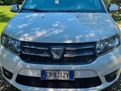 Usata Dacia Logan Lauréate 90 CV (66 kW) 2015 Bianco Berlina