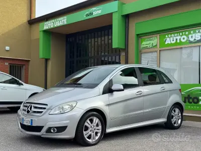 Brugt Mercedes B180 109 HK (80 kW) 2011 Grå MPV