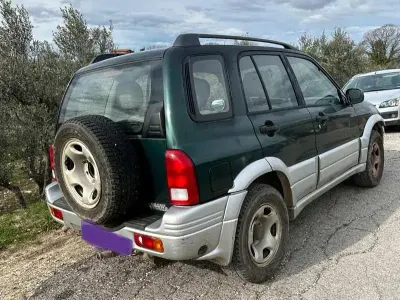 Usata Suzuki Vitara 128 CV (94 kW) 2000 Verde SUV