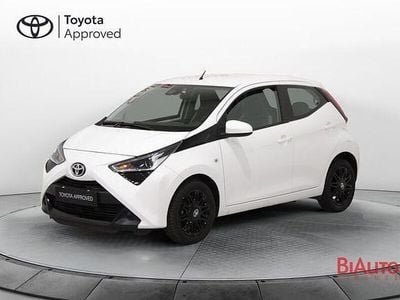 Usata Toyota Aygo X-play 72 CV (52 kW) 2021 Bianco Utilitaria