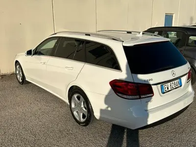 Usata Mercedes E220 170 CV (125 kW) 2014 Bianco Berlina