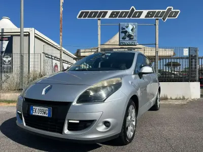Usata Renault Scénic III Dynamique 110 CV (80 kW) 2012 Argento Monovolume