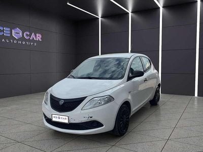 Usata Lancia Ypsilon 69 CV (50 kW) 2018 Bianco Utilitaria