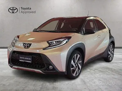 Usata Toyota Aygo X Lounge 72 CV (52 kW) 2022 Grigio SUV