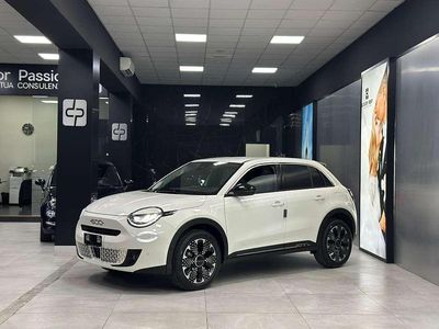 Nuova Fiat 600 La Prima 101 CV (74 kW) 2025 Bianco SUV