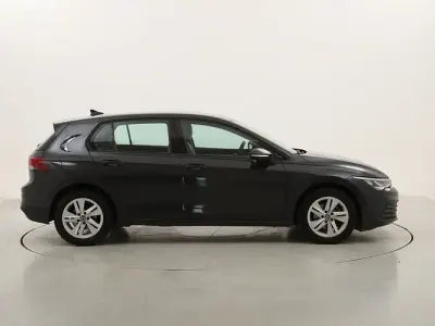 Usata VW Golf VIII Life 110 CV (80 kW) 2021 Berlina