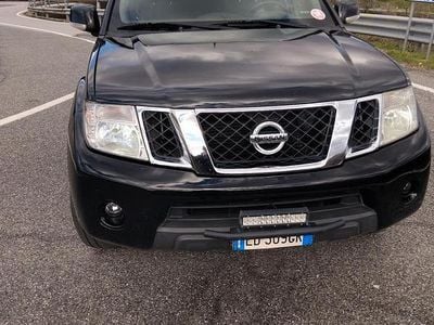 Begagnad Nissan Navara XE 190 HK (139 kW) 2010 Svart Pickup