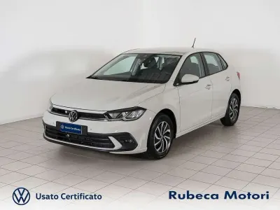 Usata VW Polo Life 90 CV (66 kW) 2024 Beige Utilitaria