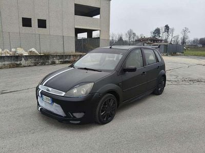 Usata Ford Fiesta Ghia 75 CV (55 kW) 2001 Utilitaria