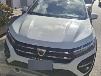 Begagnad Dacia Sandero Stepway 90 HK (66 kW) 2022 Vit Sedan