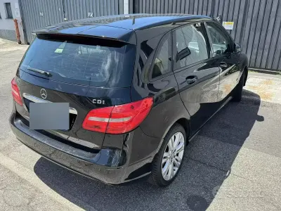 Usata Mercedes B180 Executive 109 CV (80 kW) 2013 Nero Utilitaria