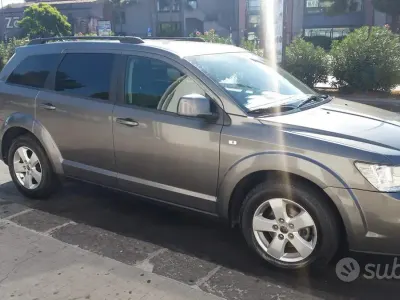 Usata Fiat Freemont 170 CV (125 kW) 2011 Grigio SUV