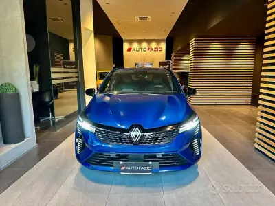 Usata Renault Clio V Techno 91 CV (66 kW) 2024 Blu Berlina