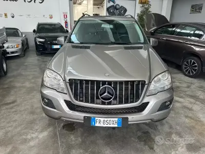 Käytetty Mercedes ML320 224 HP (164 kW) 2007 Harmaa Katumaasturi