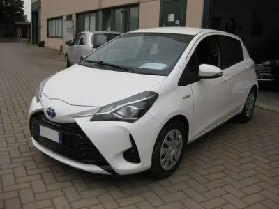 Second-hand Toyota Yaris Hybrid Cool 73 CP (53 kW) 2019 Alb Berlinǎ