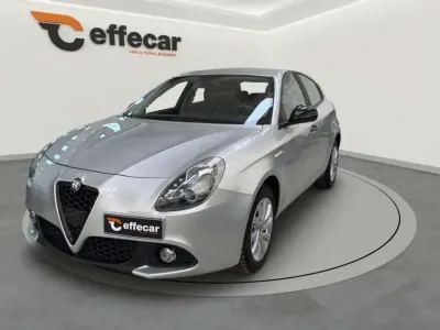 Usata Alfa Romeo Giulietta Super 120 CV (88 kW) 2017 Argento Utilitaria