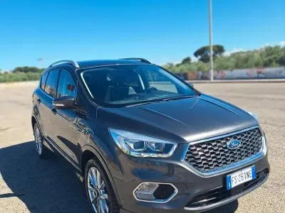 Usata Ford Kuga Vignale 150 CV (110 kW) 2019 Grigio SUV