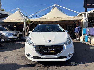 Occasion Peugeot 208 Active 68 ch (50 kW) 2014 Blanc Citadine