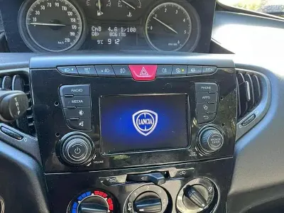 Usata Lancia Ypsilon 95 CV (69 kW) 2017 Nero Utilitaria