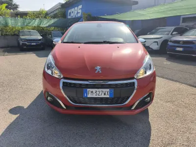 Usata Peugeot 208 Allure 82 CV (60 kW) 2018 Arancione Utilitaria