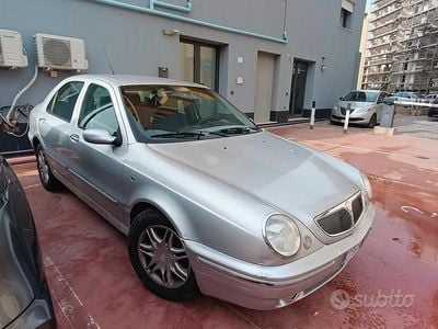 Begagnad Lancia Lybra 116 HK (85 kW) 2005 Grå Sedan