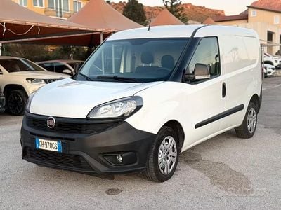 Usata Fiat Doblò 105 CV (77 kW) 2021 Bianco Monovolume