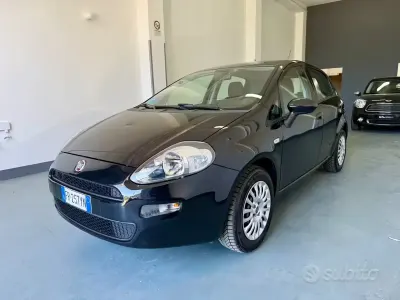 Gebraucht Fiat Punto Lounge 69 PS (50 kW) 2018 Schwarz Kleinwagen