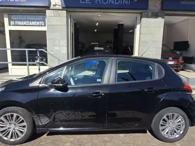 Usata Peugeot 208 Business-Line 82 CV (60 kW) 2016 Nero Utilitaria