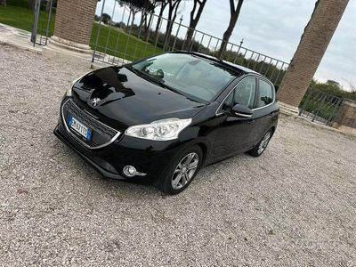 Usata Peugeot 208 82 CV (60 kW) 2012 Nero Utilitaria