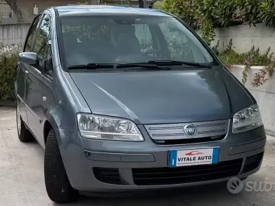 Usata Fiat Idea 90 CV (66 kW) 2008 Grigio Monovolume