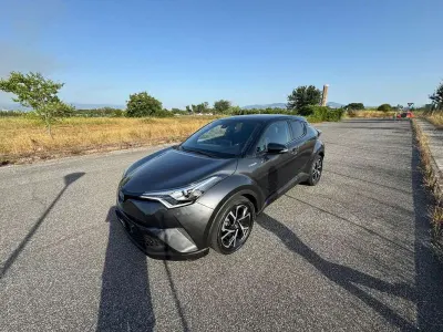 Usata Toyota C-HR Lounge 98 CV (72 kW) 2017 Grigio SUV