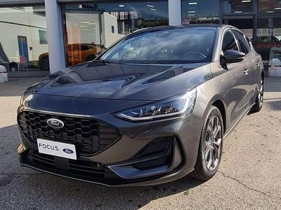 Grigio Usata 2022 Ford Focus ST-Line Berlina | 18.900 € (Buon prezzo)