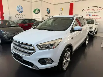 Usata Ford Kuga Titanium 150 CV (110 kW) 2017 Bianco SUV