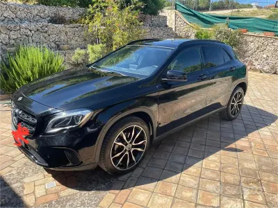 Usata Mercedes GLA200 136 CV (100 kW) 2019 Nero SUV