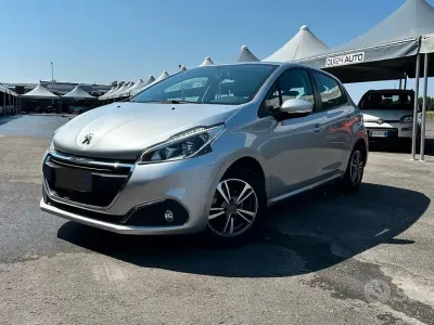 Usata Peugeot 208 68 CV (50 kW) 2018 Grigio Utilitaria