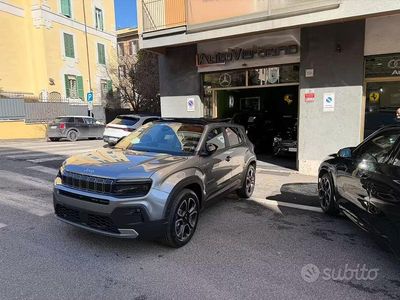 Nuova Jeep Avenger Summit 110 CV (80 kW) 2025 Grigio metallizzato SUV