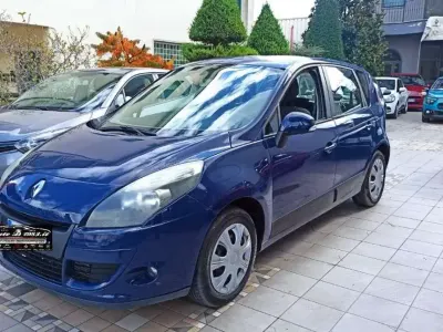 Usata Renault Scenic E-Tech Dynamique 110 CV (80 kW) 2010 Blu Monovolume